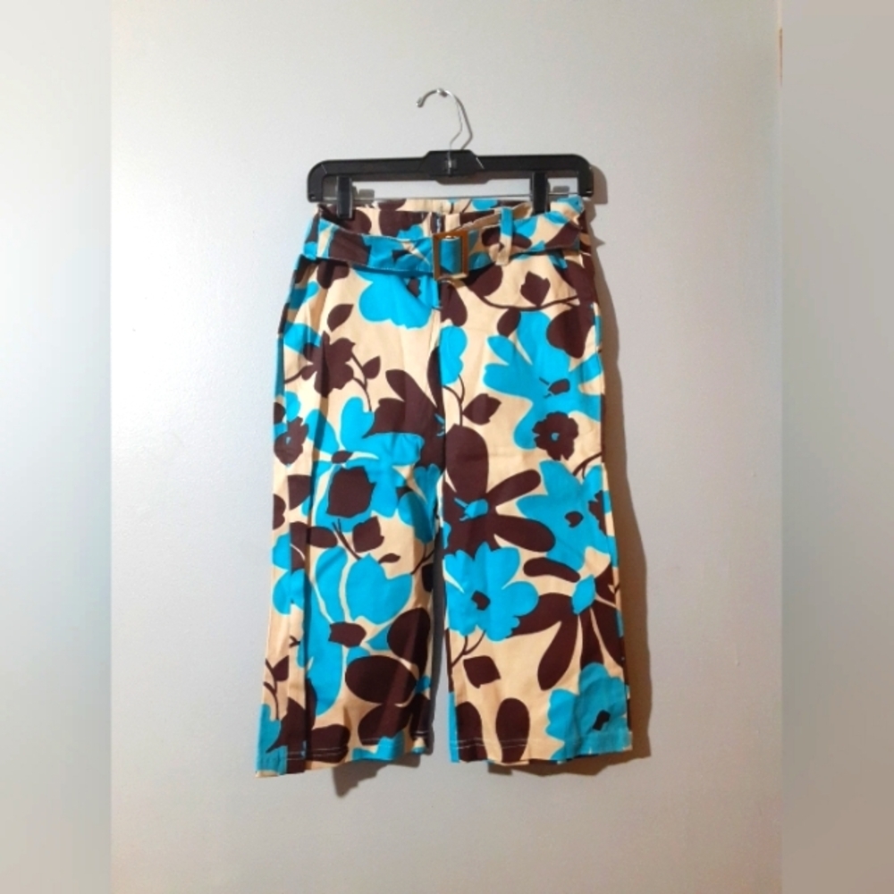 Elio Collection Women'sFloral  Capri Pants Blue and Brown Floral Size M Boho